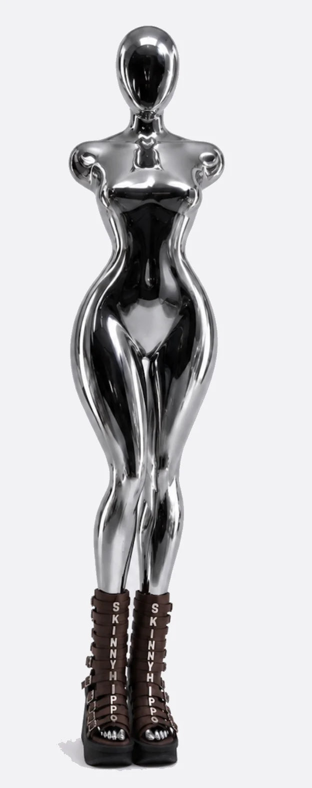 Visuel sculptural argenté d’un membre Skinny Hippo portant The Rise